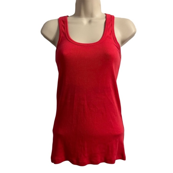 GAP Tops - GAP FAVORITE TANK TOP IN CORAL EUC